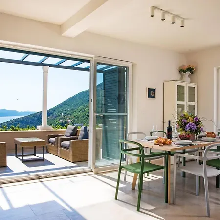 Hébergement de vacances House Maro *