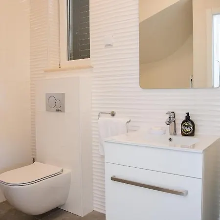House Maro * Brsečine