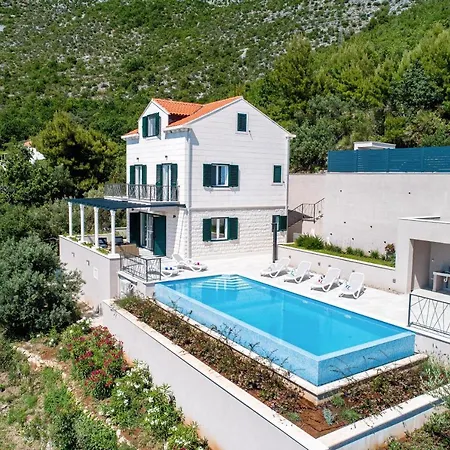 House Maro * Brsecine