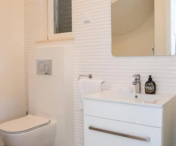 House Maro * Brsečine